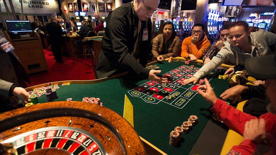 Live dealer roulette and video roulette