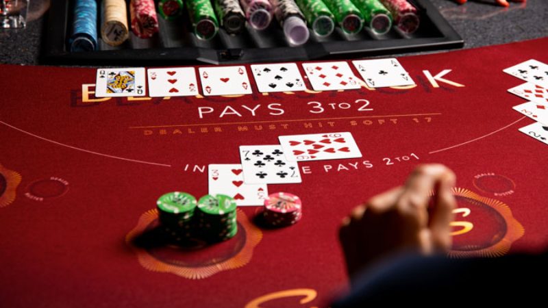 Blackjack Online vs. Baccarat Online